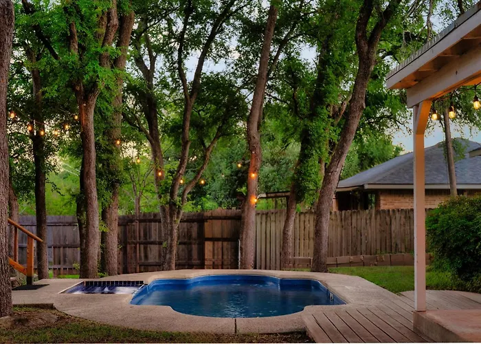 Pool & Hot Tub Luxury Escape Gym & Gameroom Holiday home *