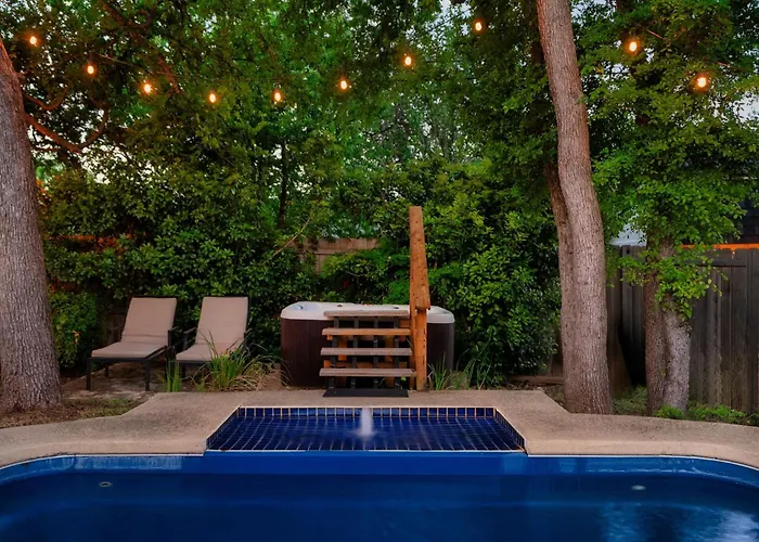 Holiday home Pool & Hot Tub Luxury Escape Gym & Gameroom Round Rock