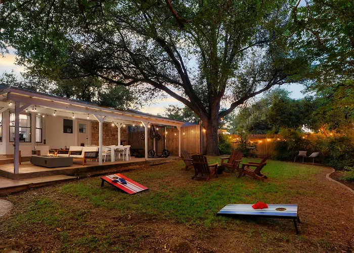 Pool & Hot Tub Luxury Escape Gym & Gameroom Holiday home Round Rock