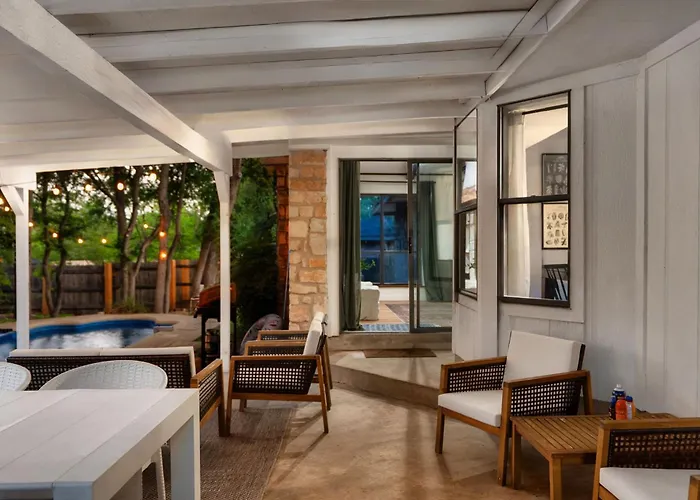 Holiday home Pool & Hot Tub Luxury Escape Gym & Gameroom *