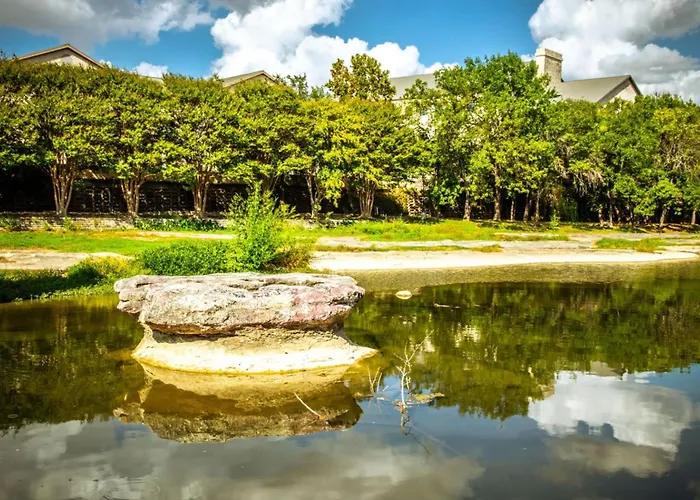 Holiday home Pool & Hot Tub Luxury Escape Gym & Gameroom Round Rock
